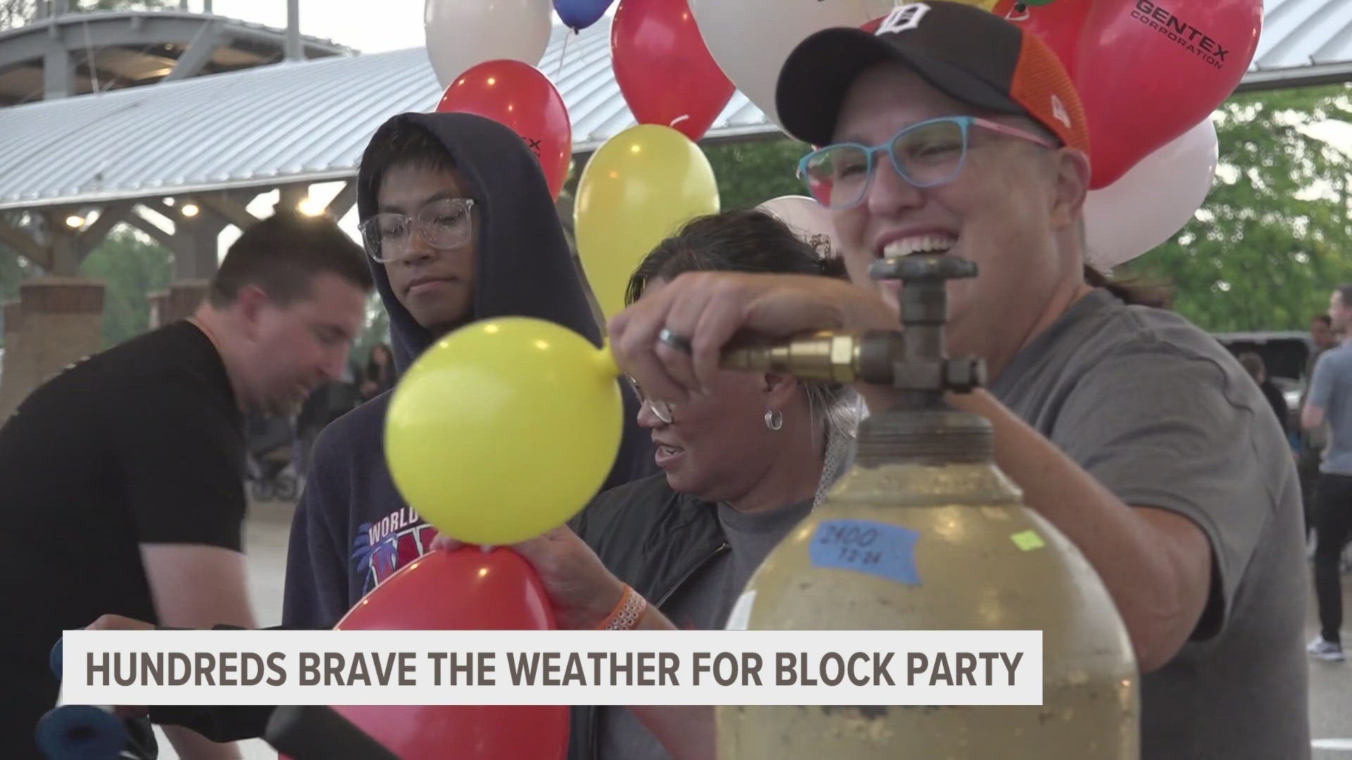 The final event of Holland's Street Performer Series this season was Thursday night and hundreds of people turned out for a block party.