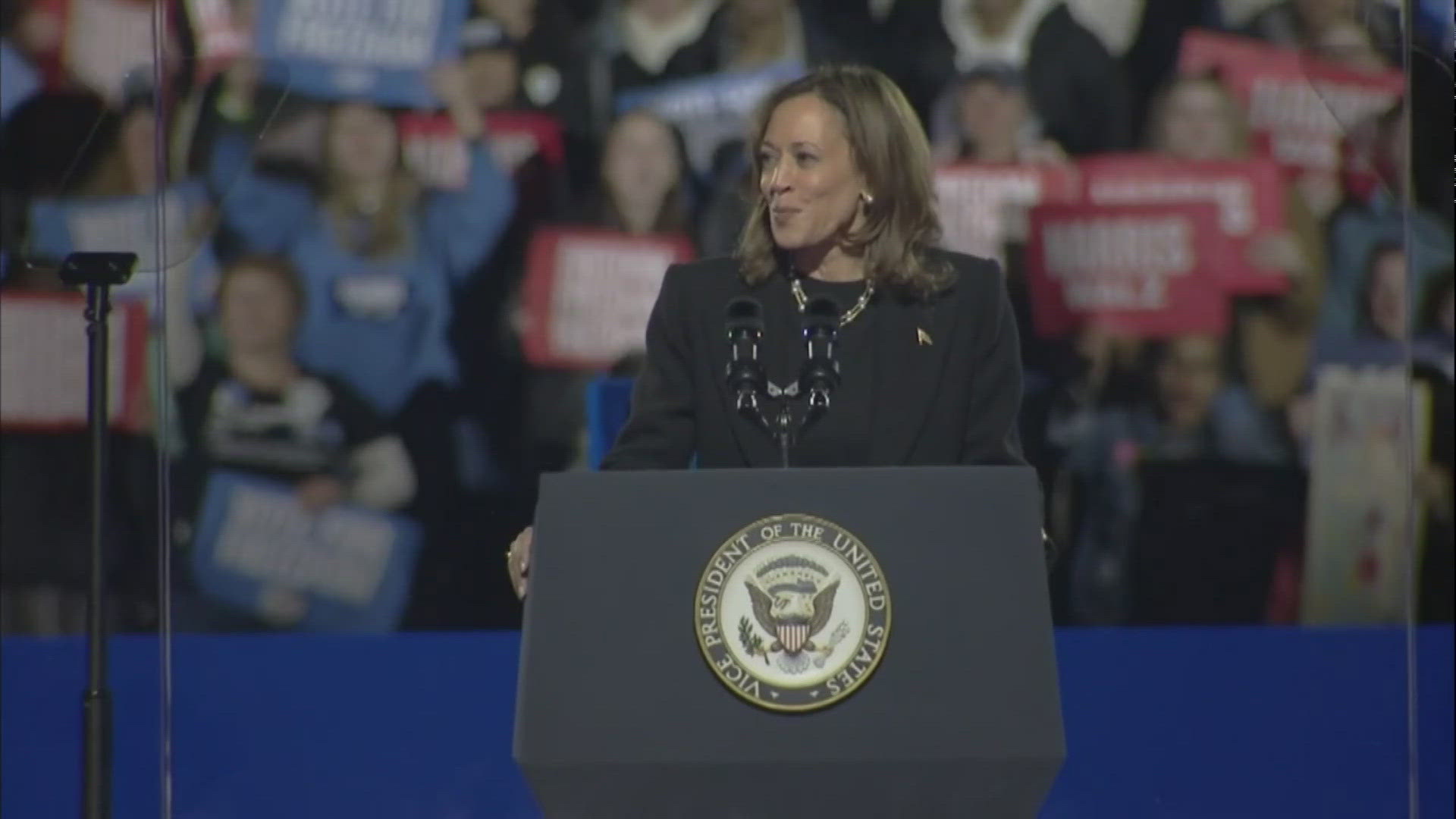 Harris gave her last campaign speech in Pennsylvania Monday night.