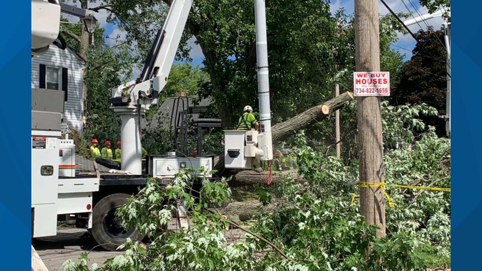 Debris cleanup begins after severe weekend storms | wzzm13.com