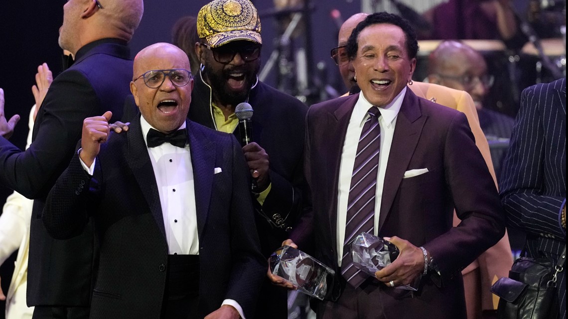 Gordy and Robinson honored at reunion of Motown stars - Vimarsana News