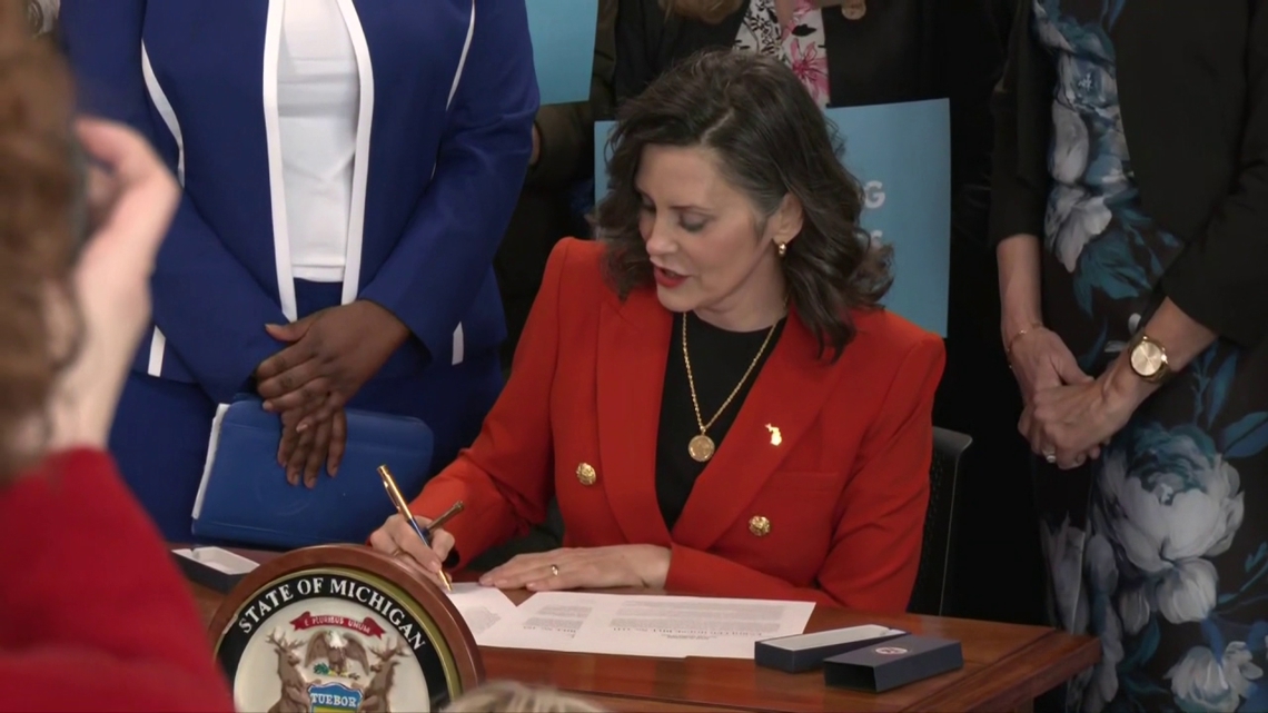 Gov. Whitmer signs legislation that will ban most cell phone use by students in schools