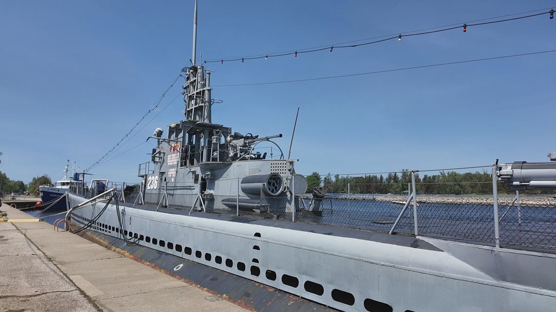 USS Silversides celebrates July Fourth with commemorative engine