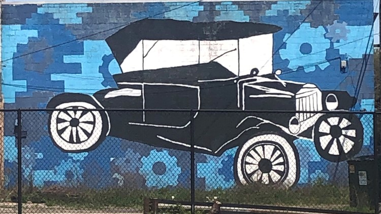 Detroit enclave built on auto industry struggles under $20M water debt