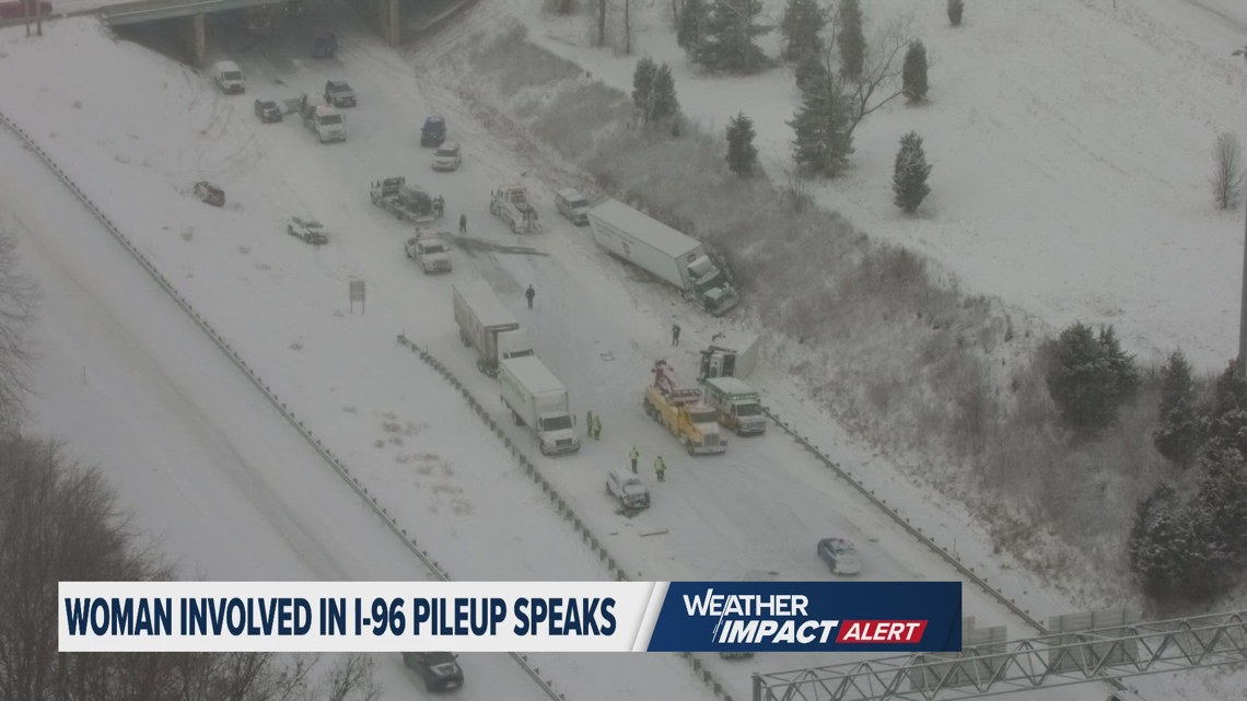 PILEUP
パイルアップ
11
カーズ  ミニカー Kansas: At least eight killed after 70-vehicle pile-up in