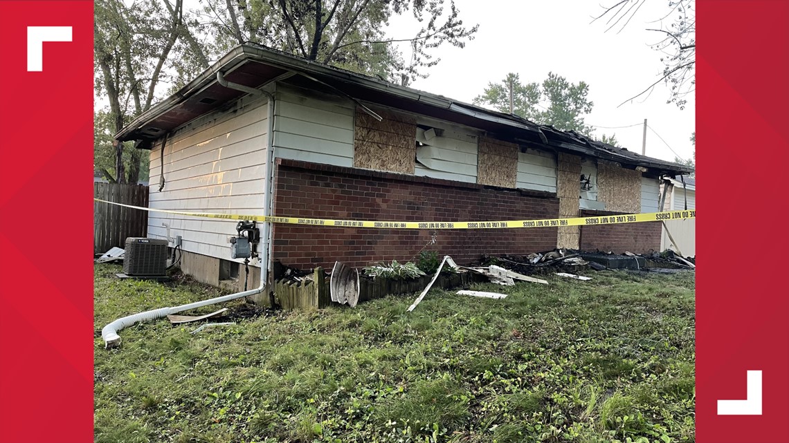 Roof collapses after early morning house fire in Standale