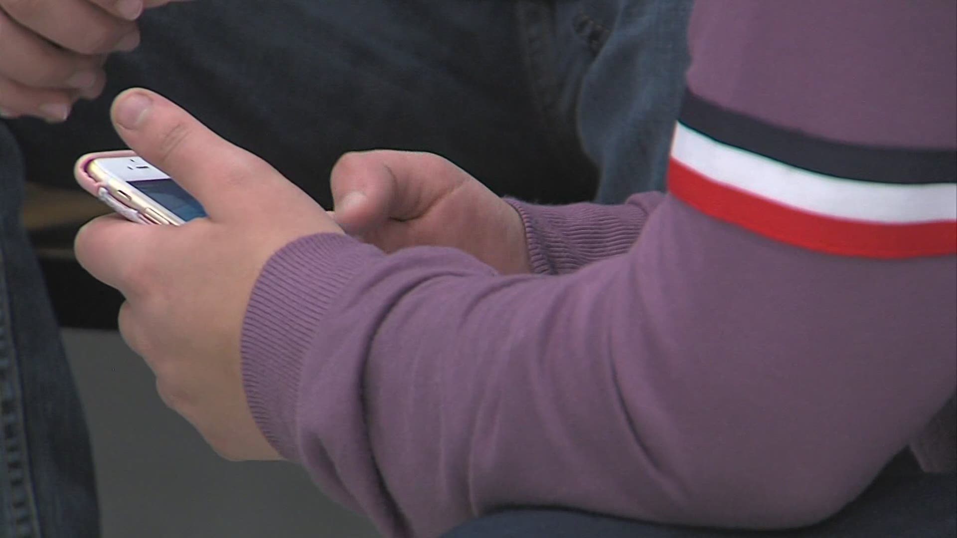 Experts advice on how to get teens away from their phones