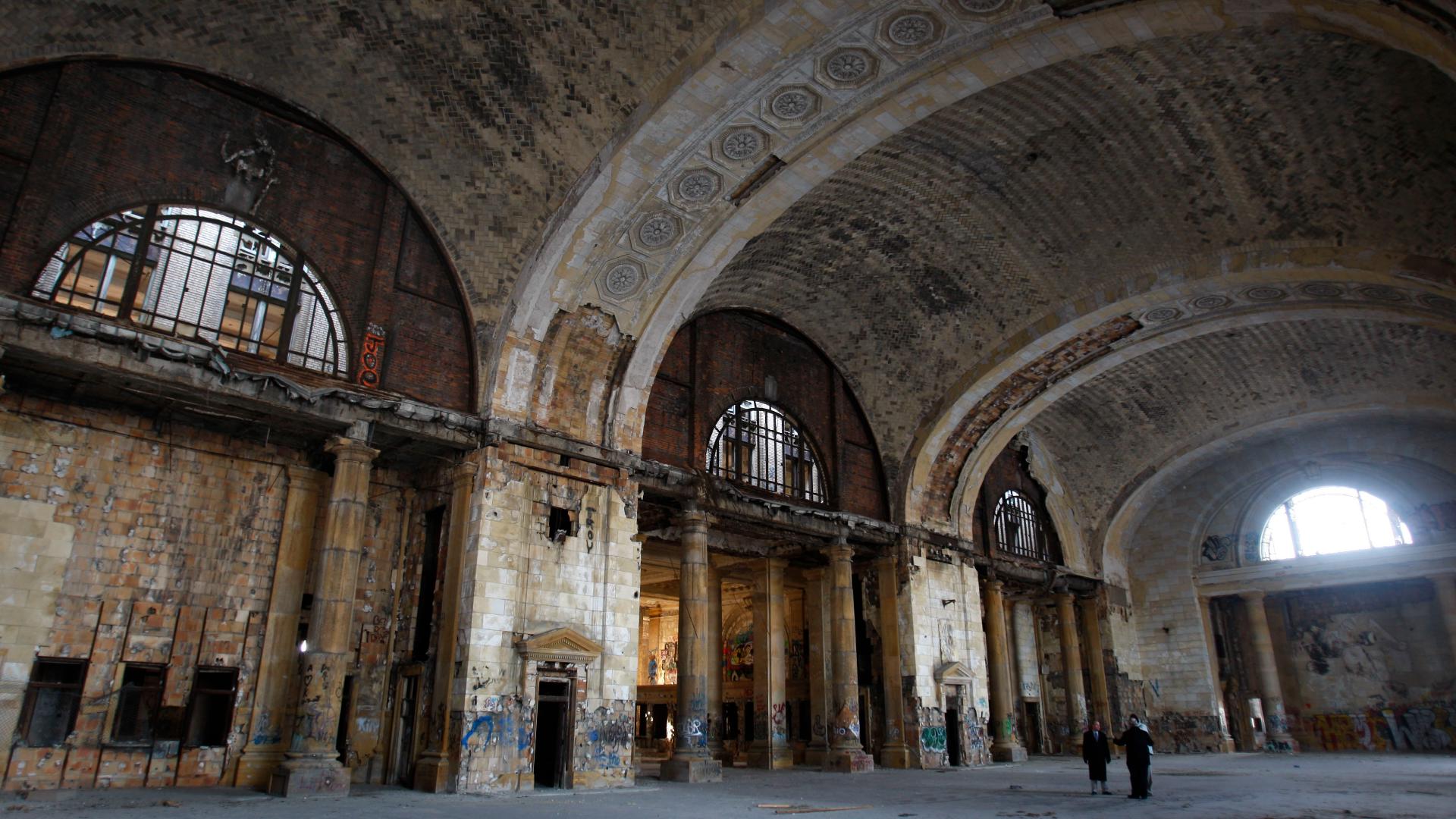 Ford Restores Grandeur To Detroit Train Station | Wzzm13.com