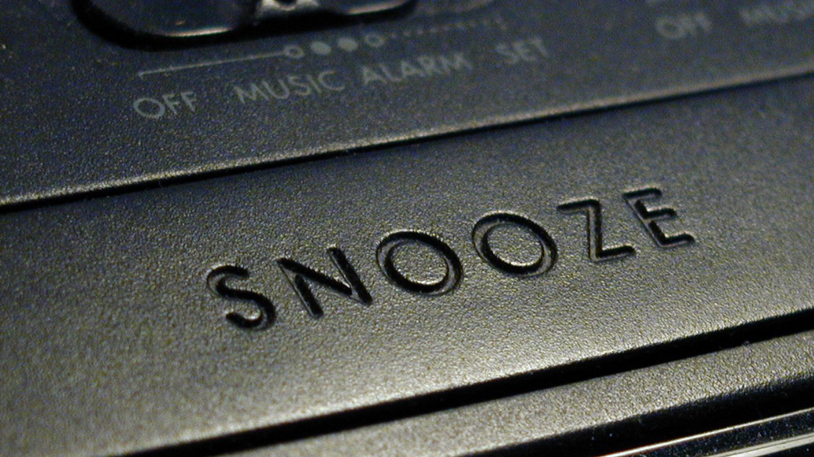 Is hitting the snooze button bad for your health? | wzzm13.com