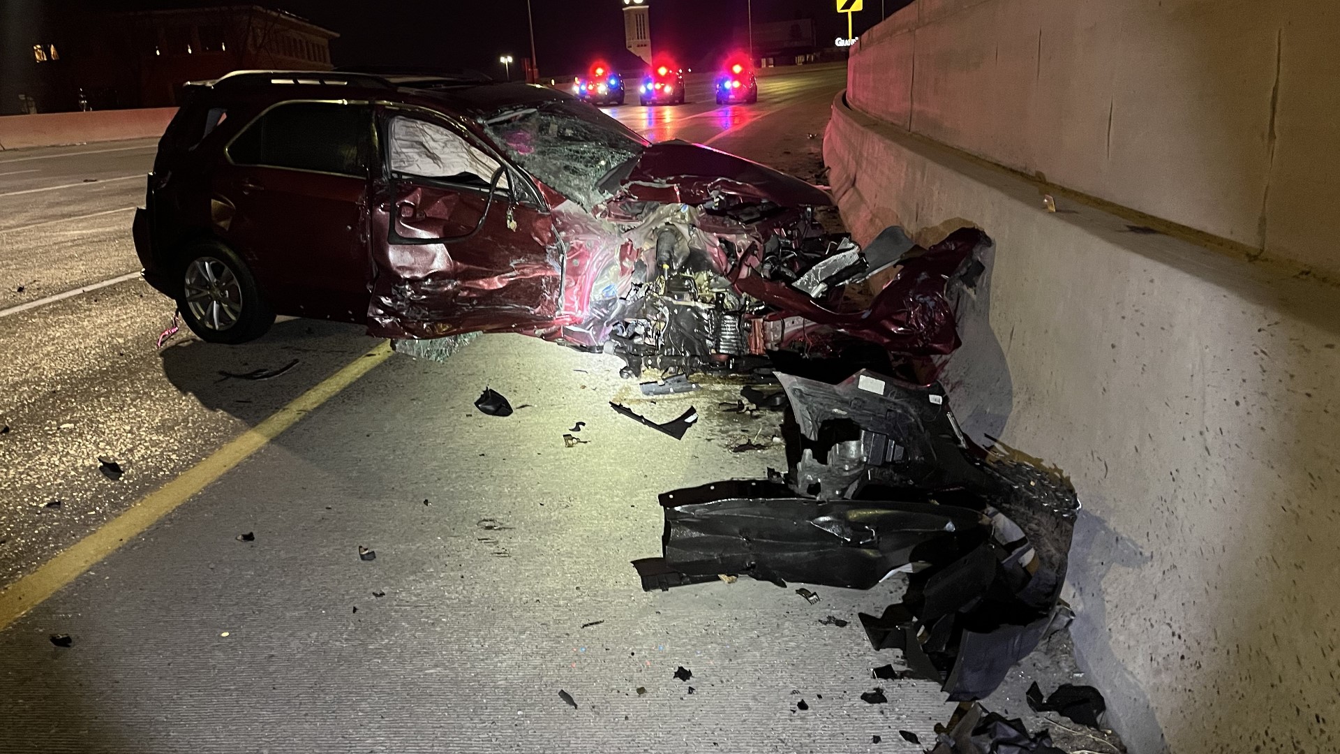 3 people injured in wrongway crash on US131 in Grand Rapids