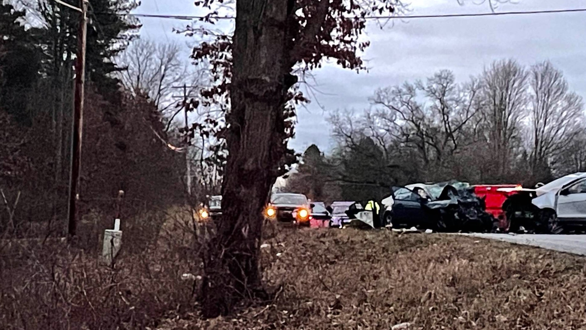 1 killed, 1 seriously injured in Kent Co. crash | wzzm13.com