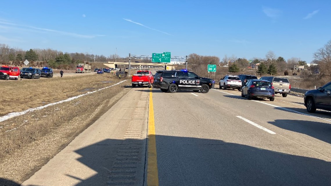 Lanes of I-96 closed at Walker Ave. after crash Tuesday - Vimarsana News