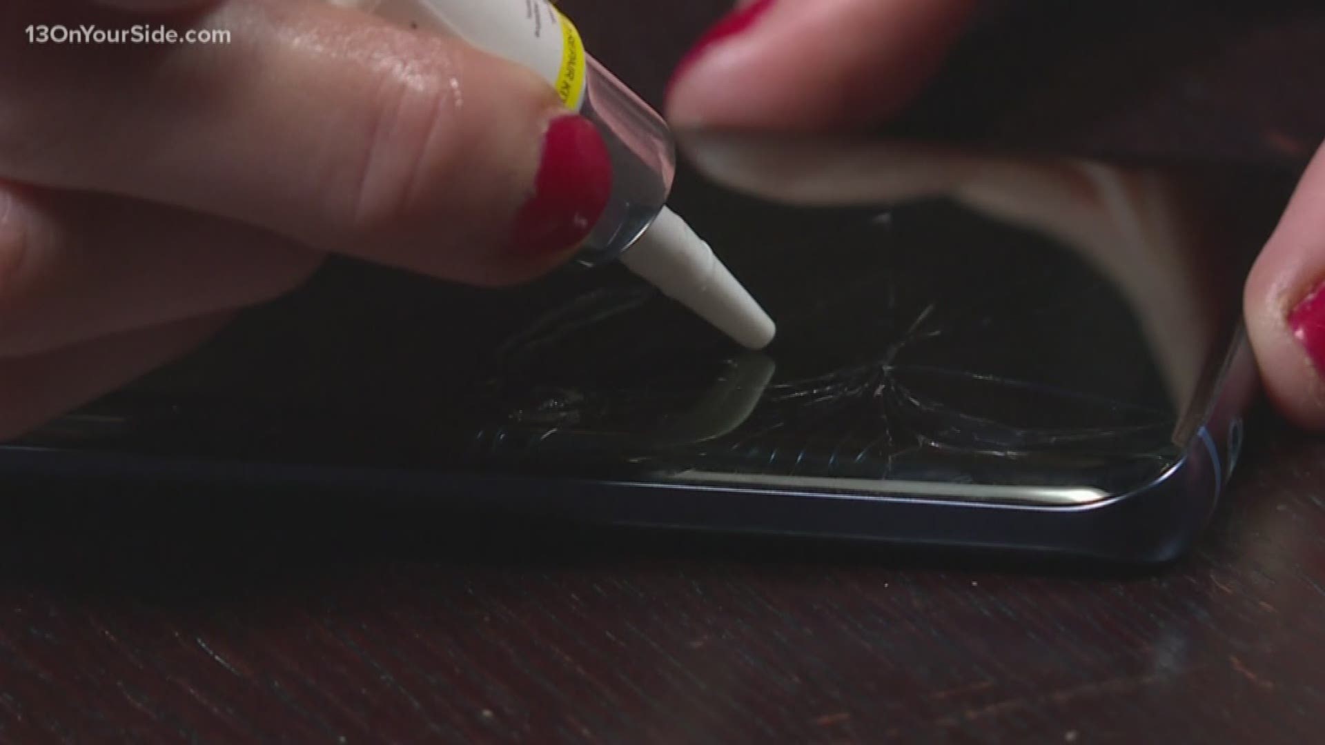 In this edition of "Try It Before You Buy It" Kristin Mazur puts a phone repair kit to the test, to see if it can stop a crack from spreading.