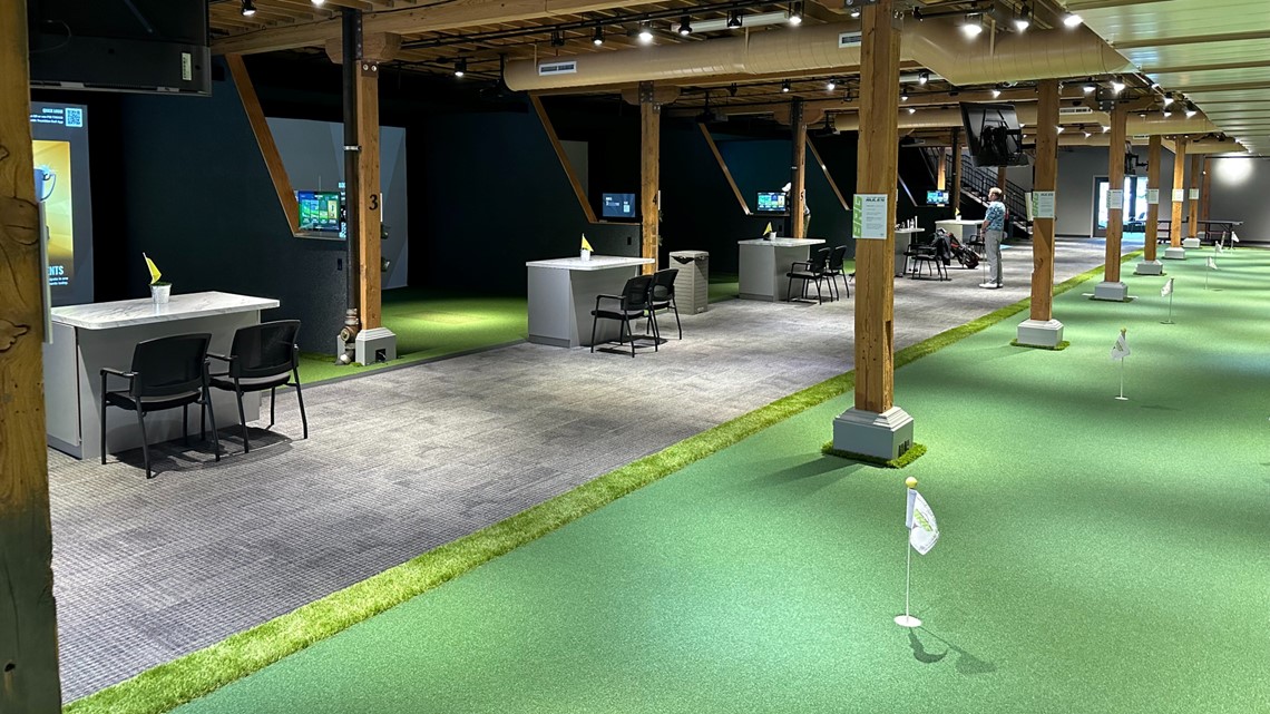 Grand Rapids brandnew indoor golf training center