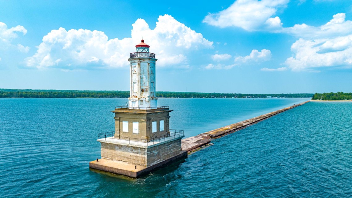 Historic Michigan lighthouse up for auction | wzzm13.com