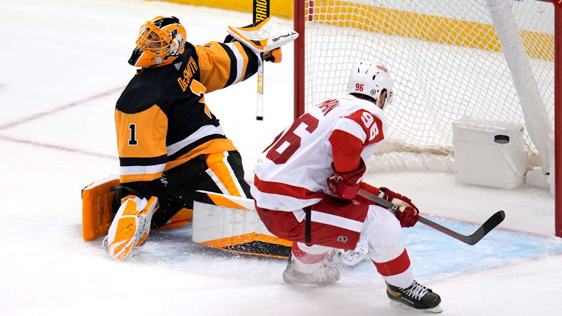 Pittsburgh Penguins host the Detroit Red Wings in the third game