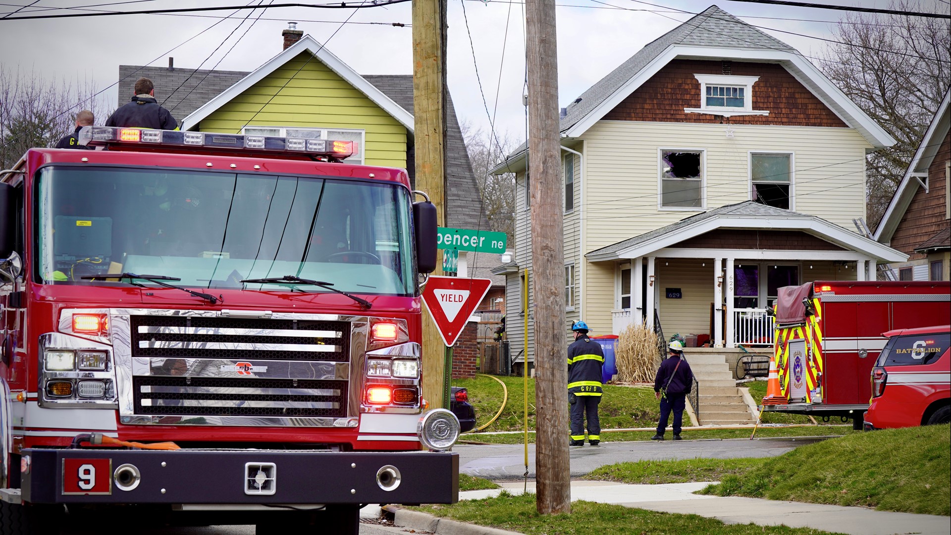 2 dogs dead following Grand Rapids house fire | wzzm13.com