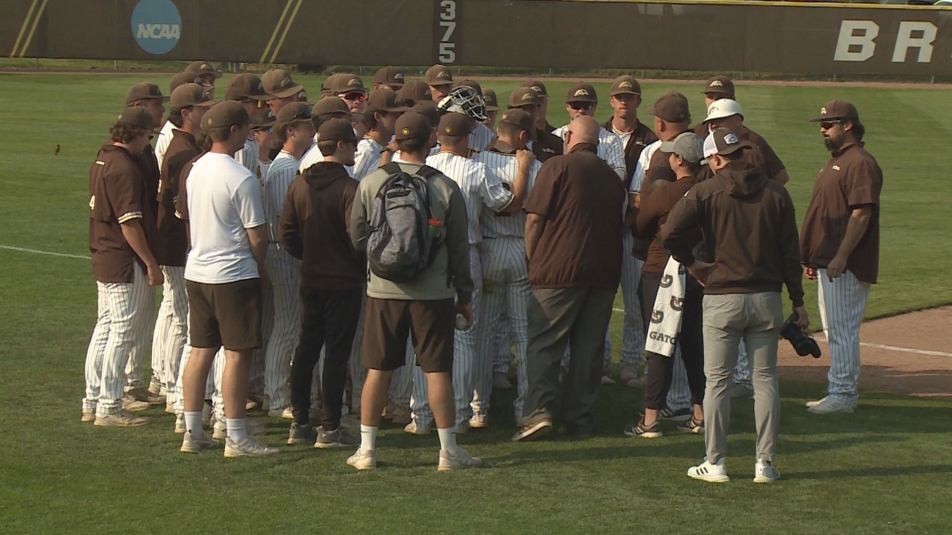 The Western Michigan baseball team opened up its series against rival Central Michigan with an 11-6 win on Thursday.