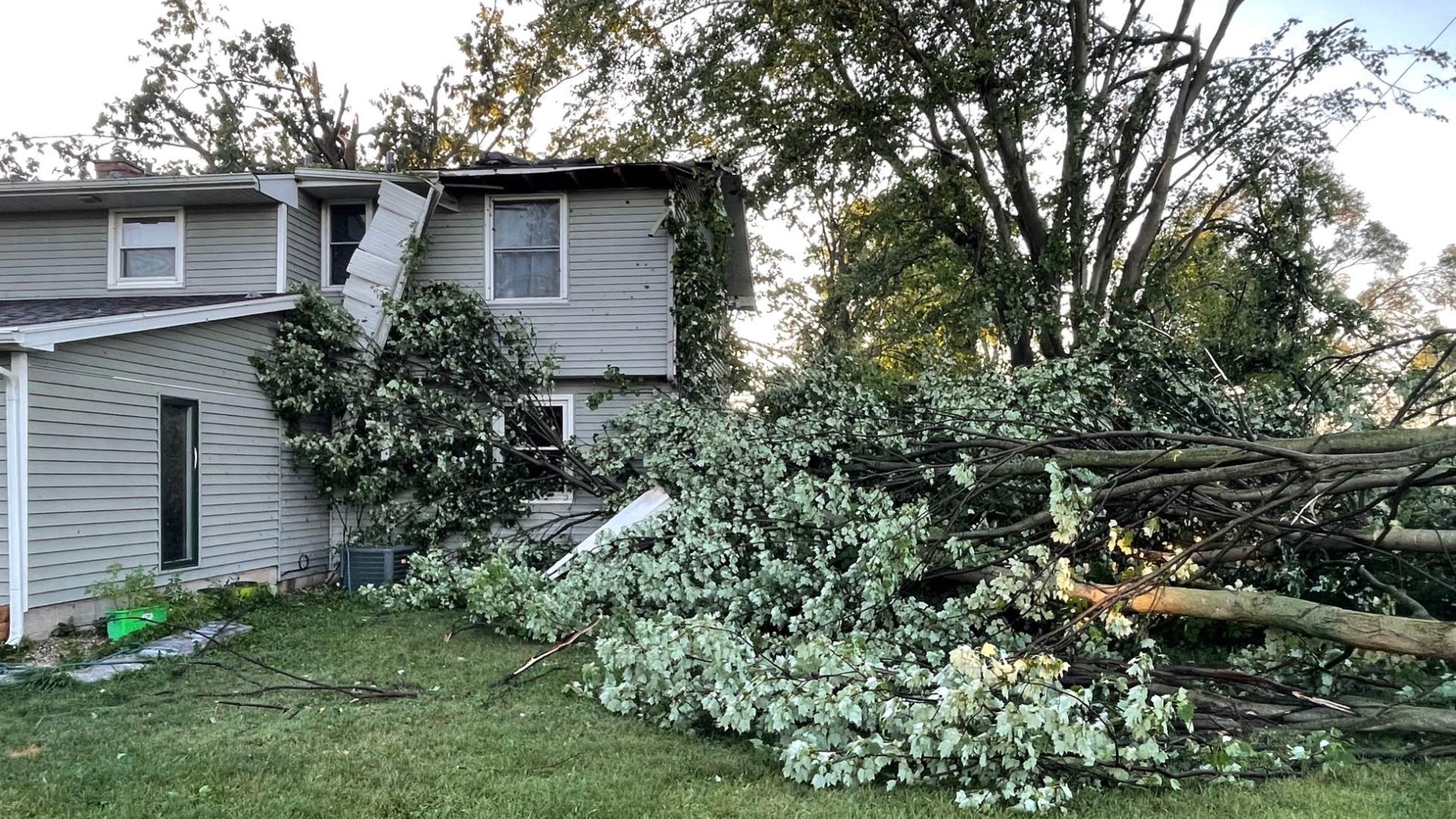 Thunderstorms cause damage in West Michigan | wzzm13.com