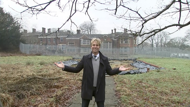 Downton Shabby: Filmmaker restoring family's 600 year old English Castle