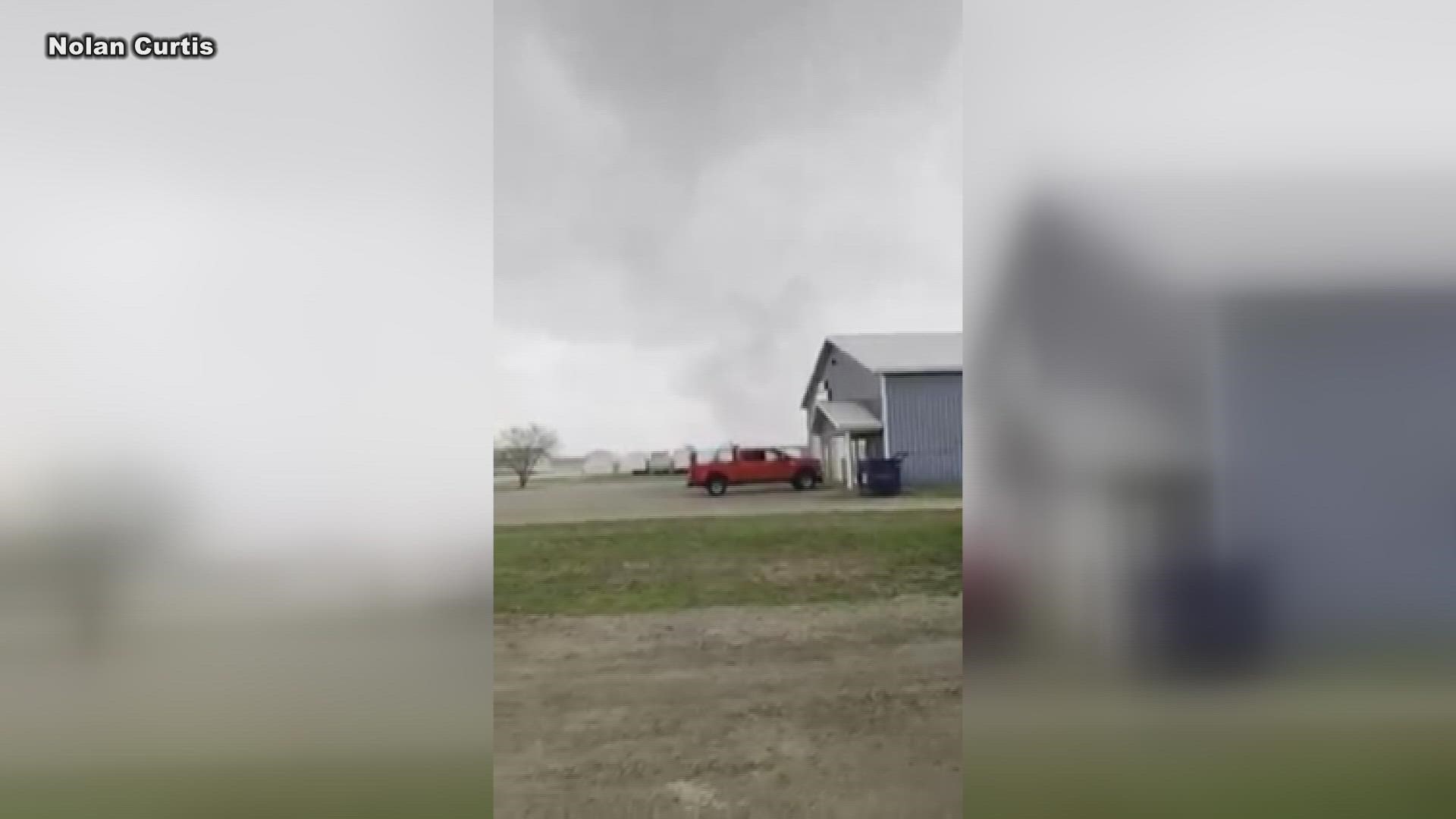 Tornado moving into Gaylord. Video Credit: Nolan Curtis