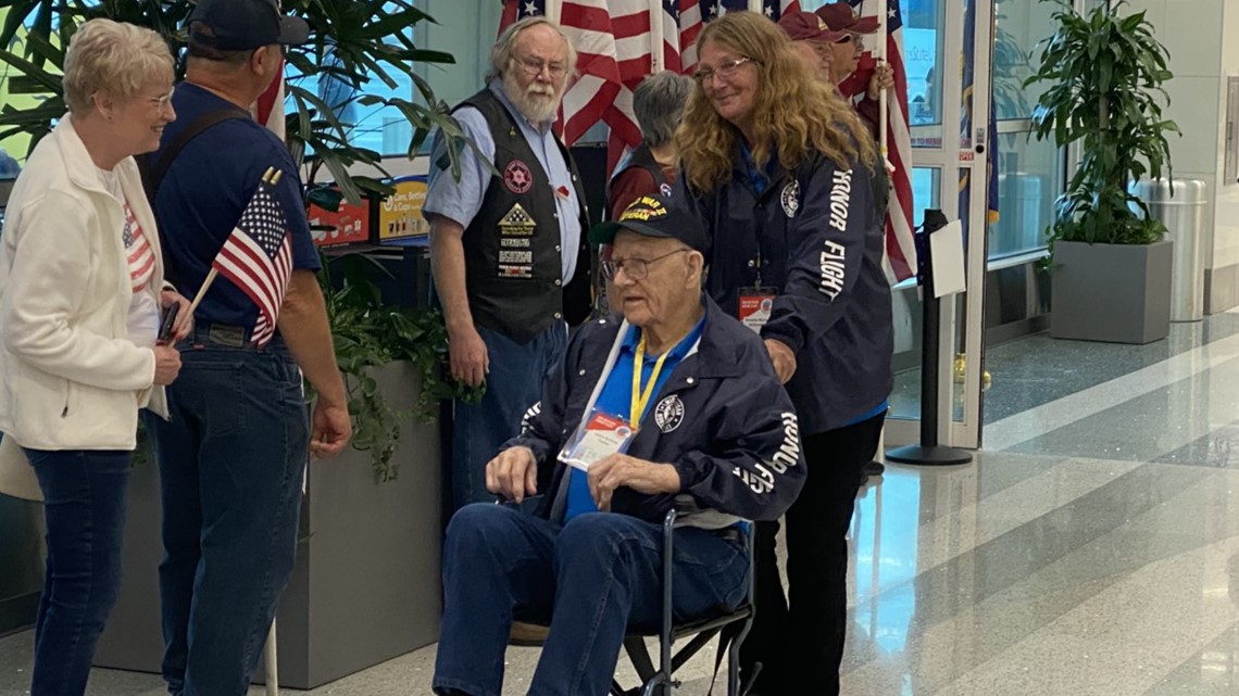 Michigan veterans participate in honor flight