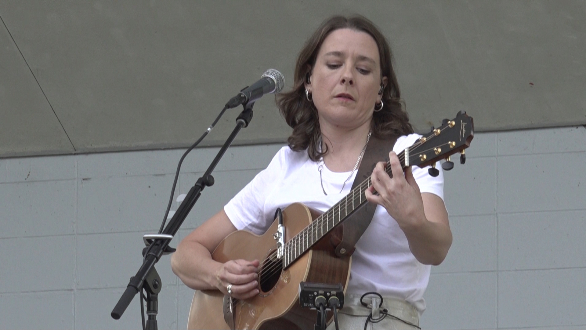 Irish musician Síomha played a concert for hundreds of people at McGrath Park on Tuesday night, giving them a taste of what's to come.