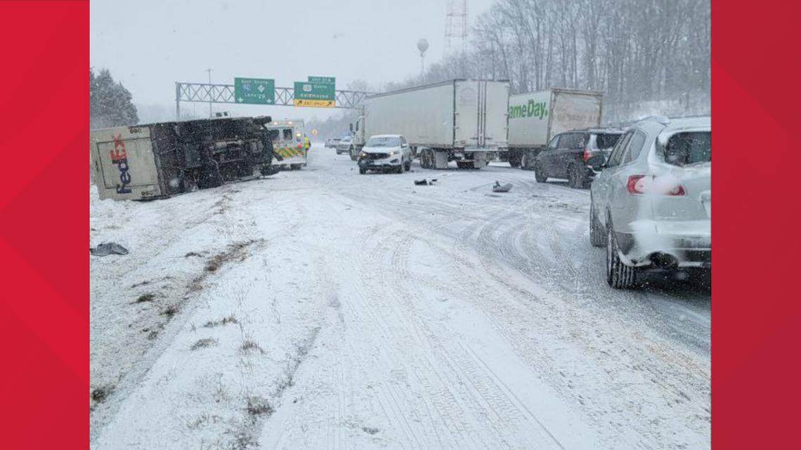 20car pileup on I96 in Grand Rapids closes highway