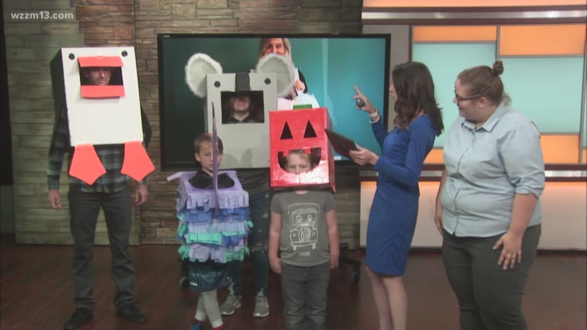 DIY your costume with boxes