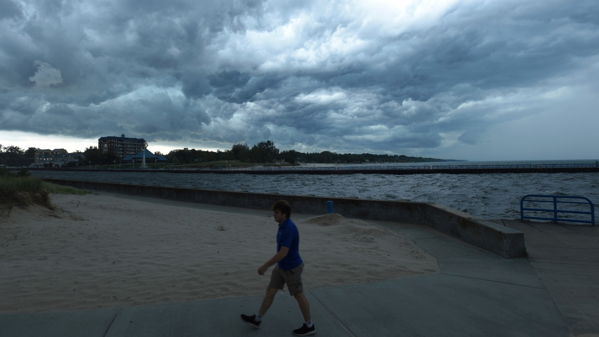 3 die in storms in Michigan, Arkansas, Ohio