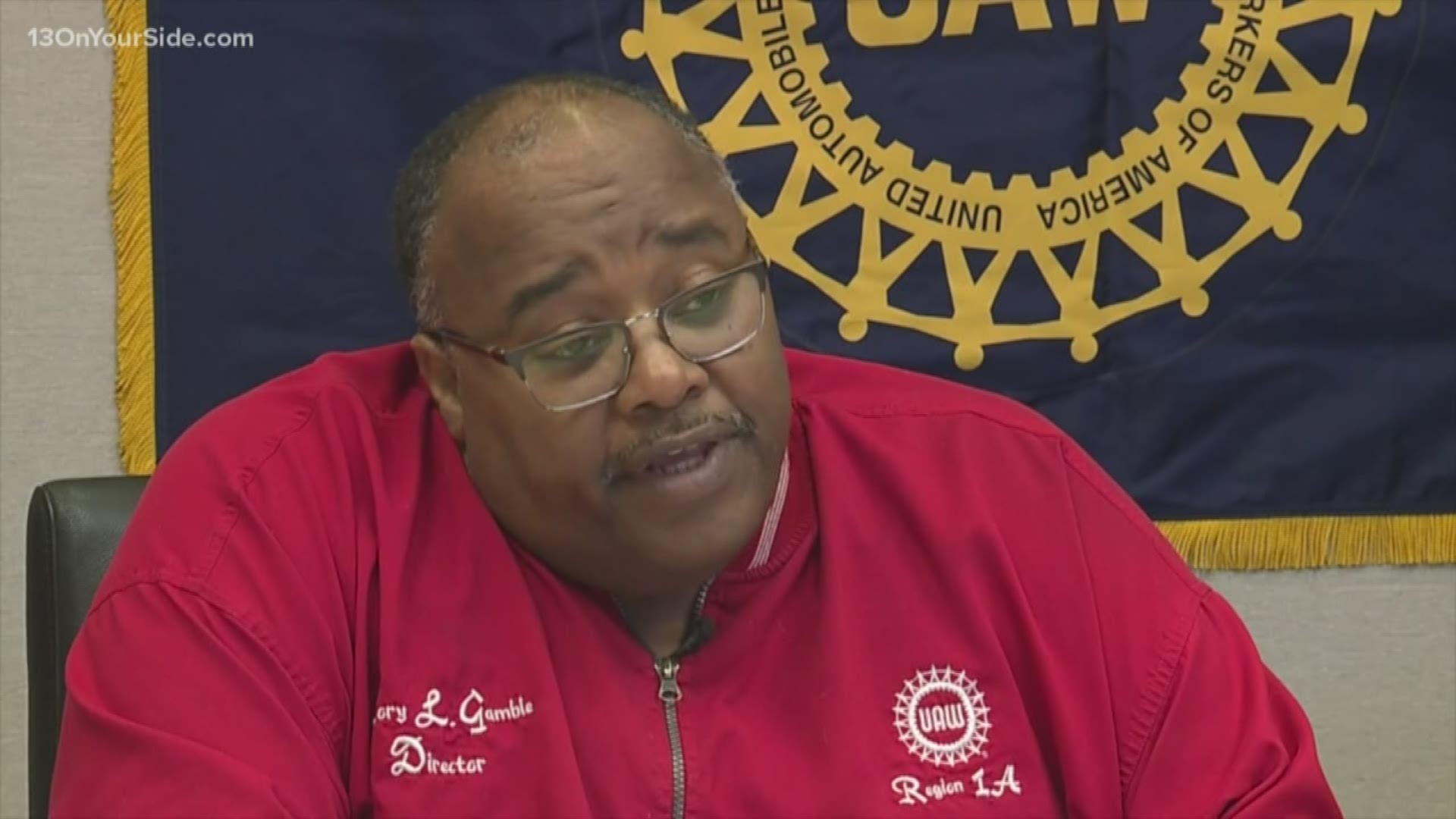 The United Auto Workers announced Saturday that President Gary Jones is taking a paid leave of absence amid a federal investigation of corruption within the union.