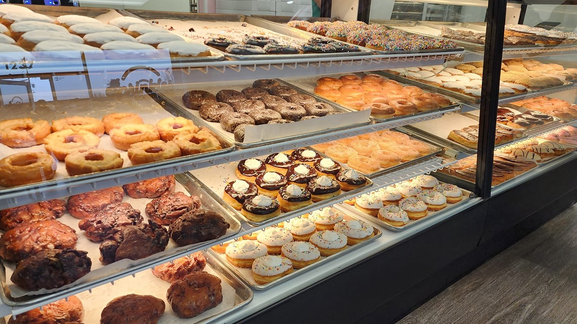 Sprinkles opens first Grand Rapids location to crowd