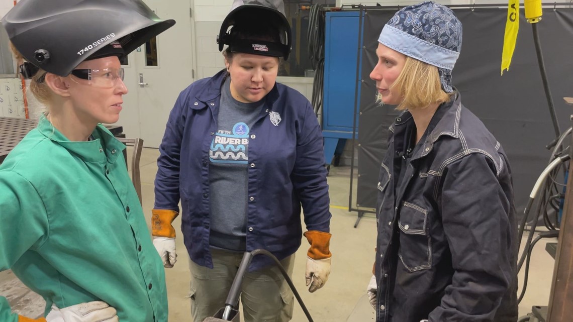 Welding program helps put women in the forefront | wzzm13.com