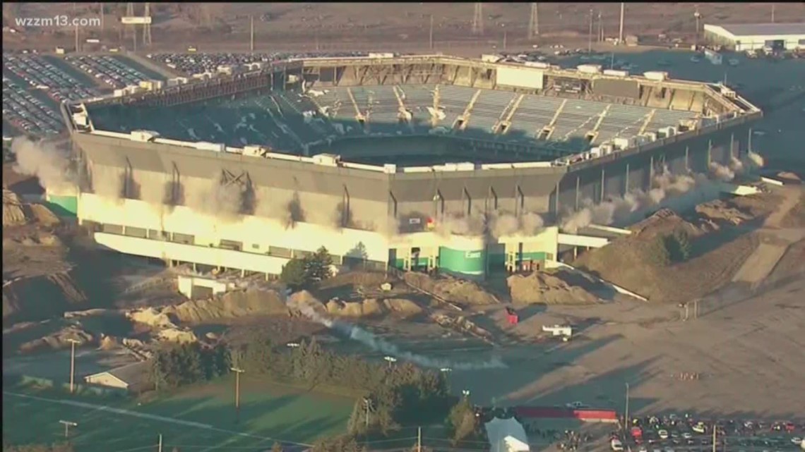 Plans call for Amazon operations at Pontiac Silverdome site | wzzm13.com