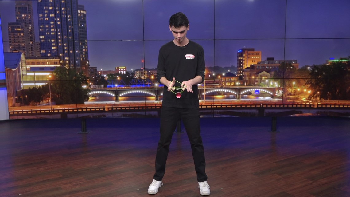 Yo-yo champion Gavin Hubner shows off his skills - Vimarsana News