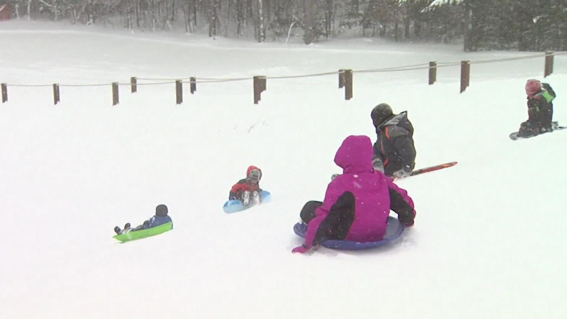 To ski or not to ski New camera shows 24/7 live feed of popular sledding hill and cross-country ski tracks wzzm13