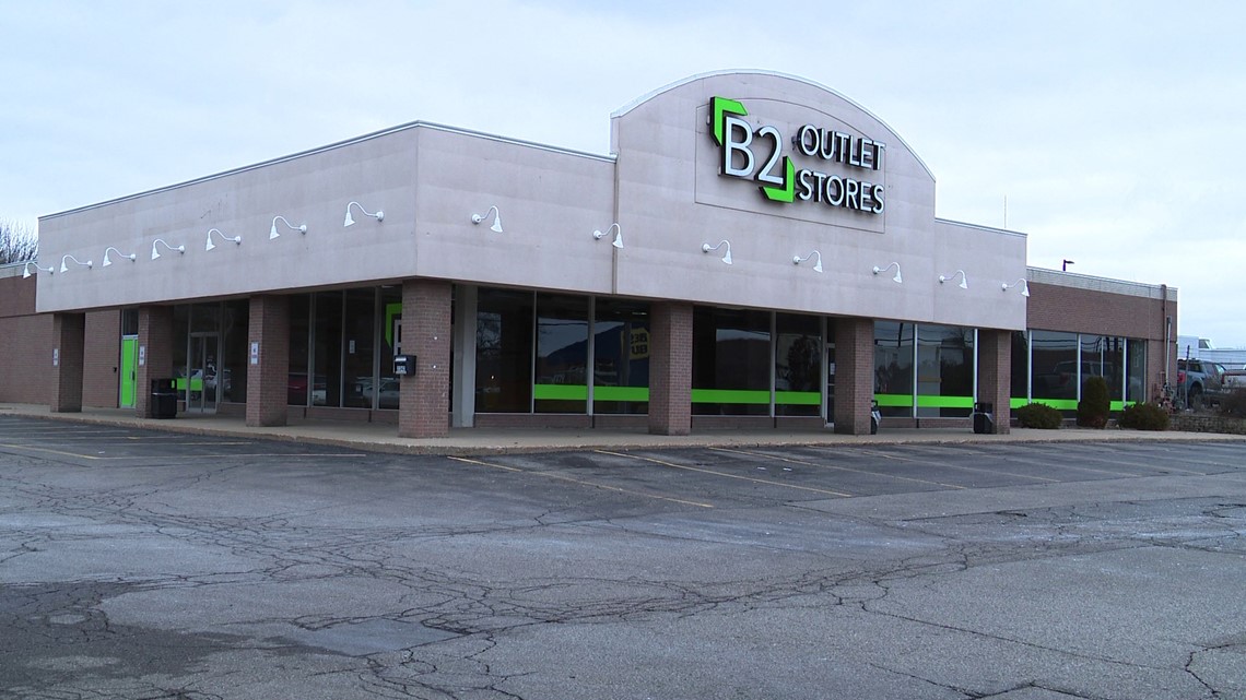 Why B2 Outlet Stores Is Closing Some West Michigan Locations | Wzzm13.com