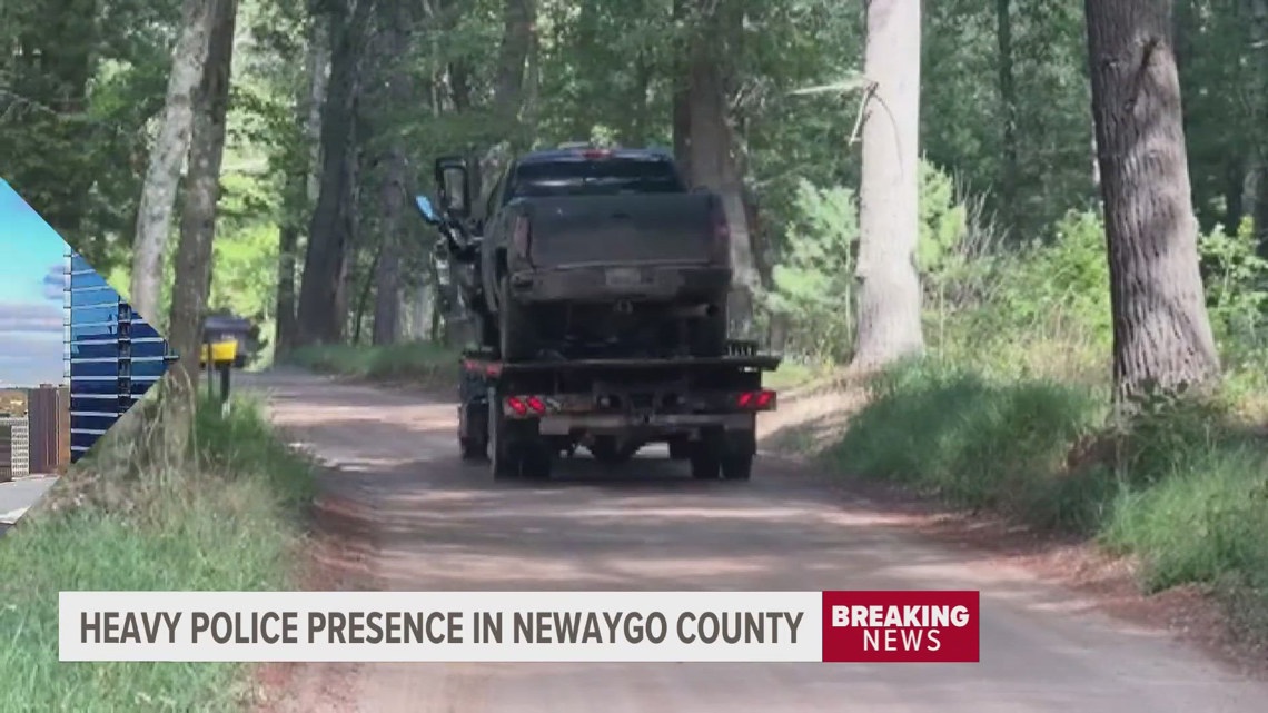 Heavy police presence at Newaygo County crash | wzzm13.com