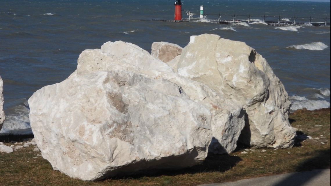 10,000 tons of limestone brought to lakeshore for erosion control