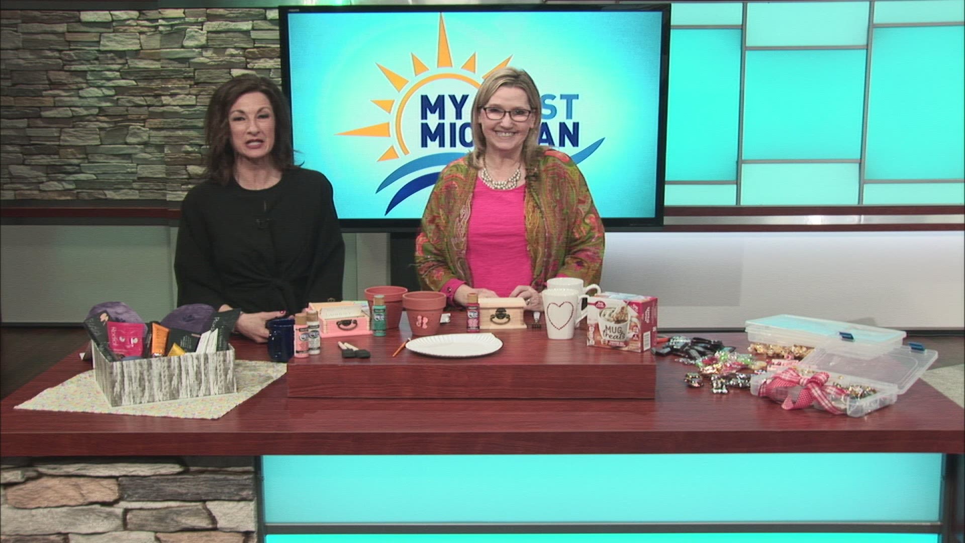 Want to show mom how special she is the Mother's Day?  Craft expert Adeina Anderson stopped by to show us several easy craft projects.