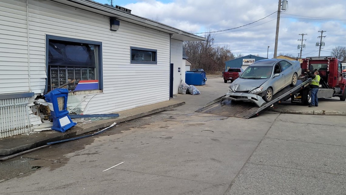 Car crashes into Sand Lake gas station