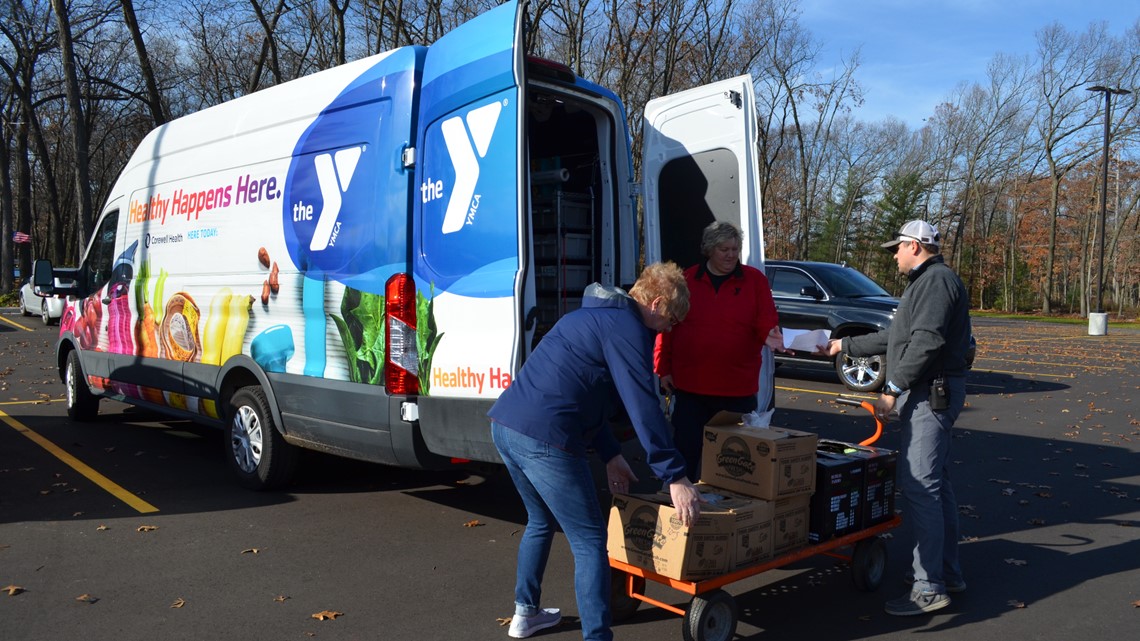 Fresh produce donated to Muskegon Veggie Van - Vimarsana News
