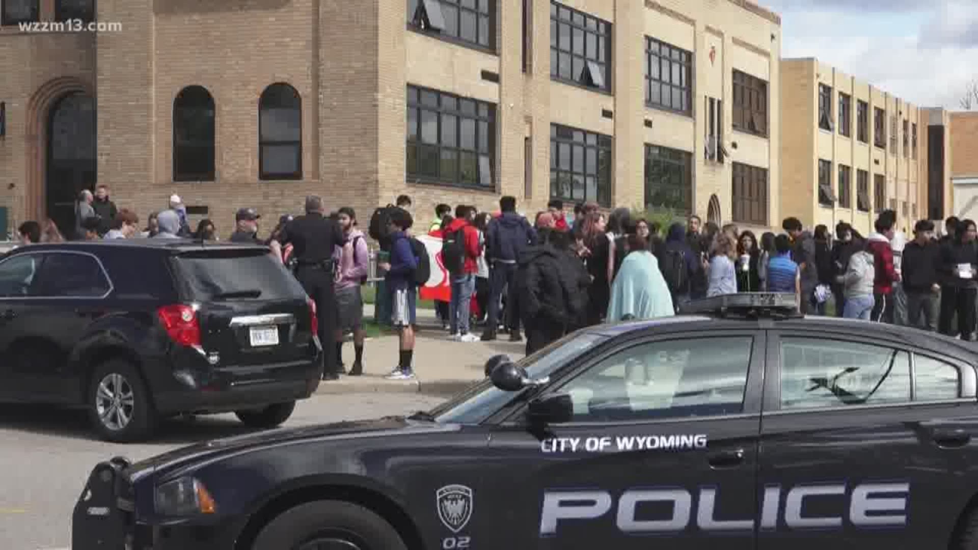 Students protest name change at Lee High School
