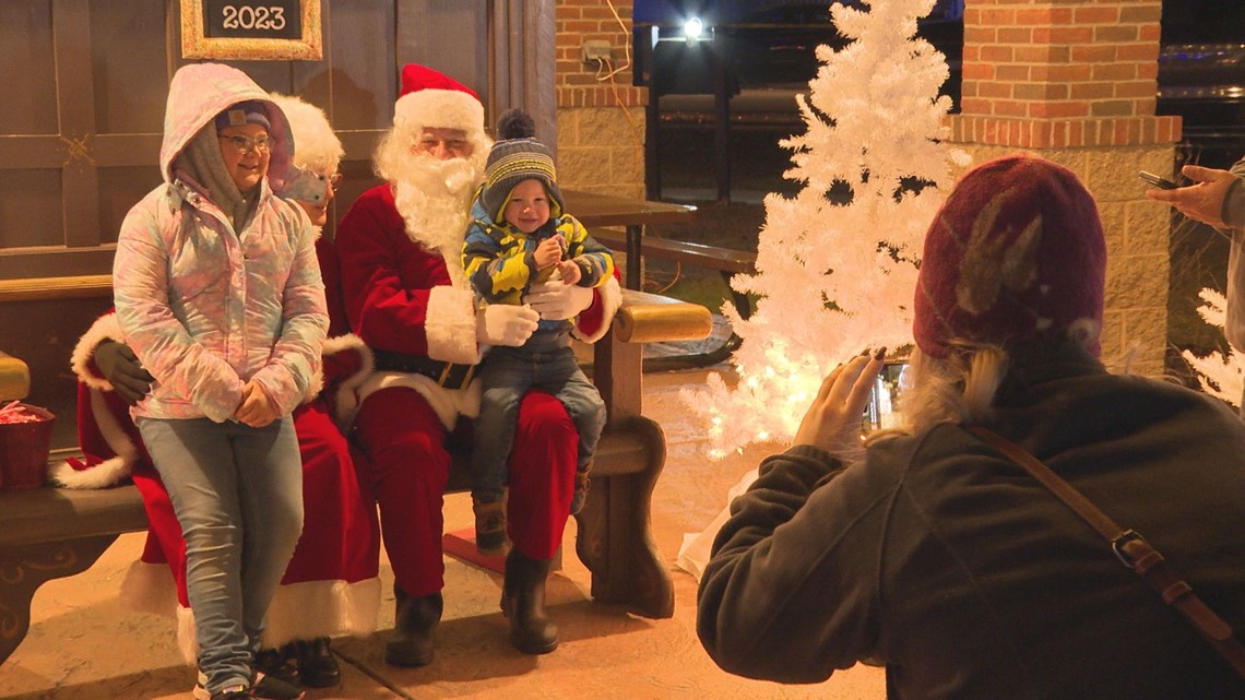 Santa visits Hesperia to kick off the season - Vimarsana News