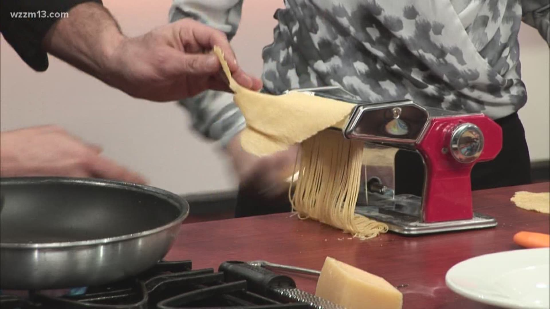 Make homemade pasta with the family