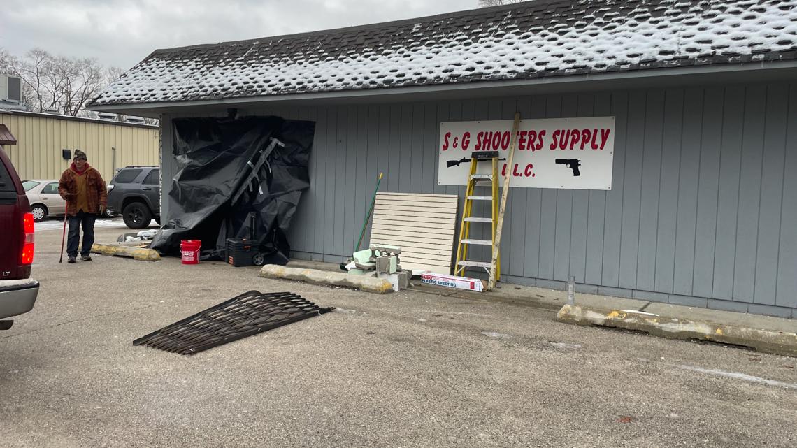Police investigating robbery at Norton Shores gun store | wzzm13.com