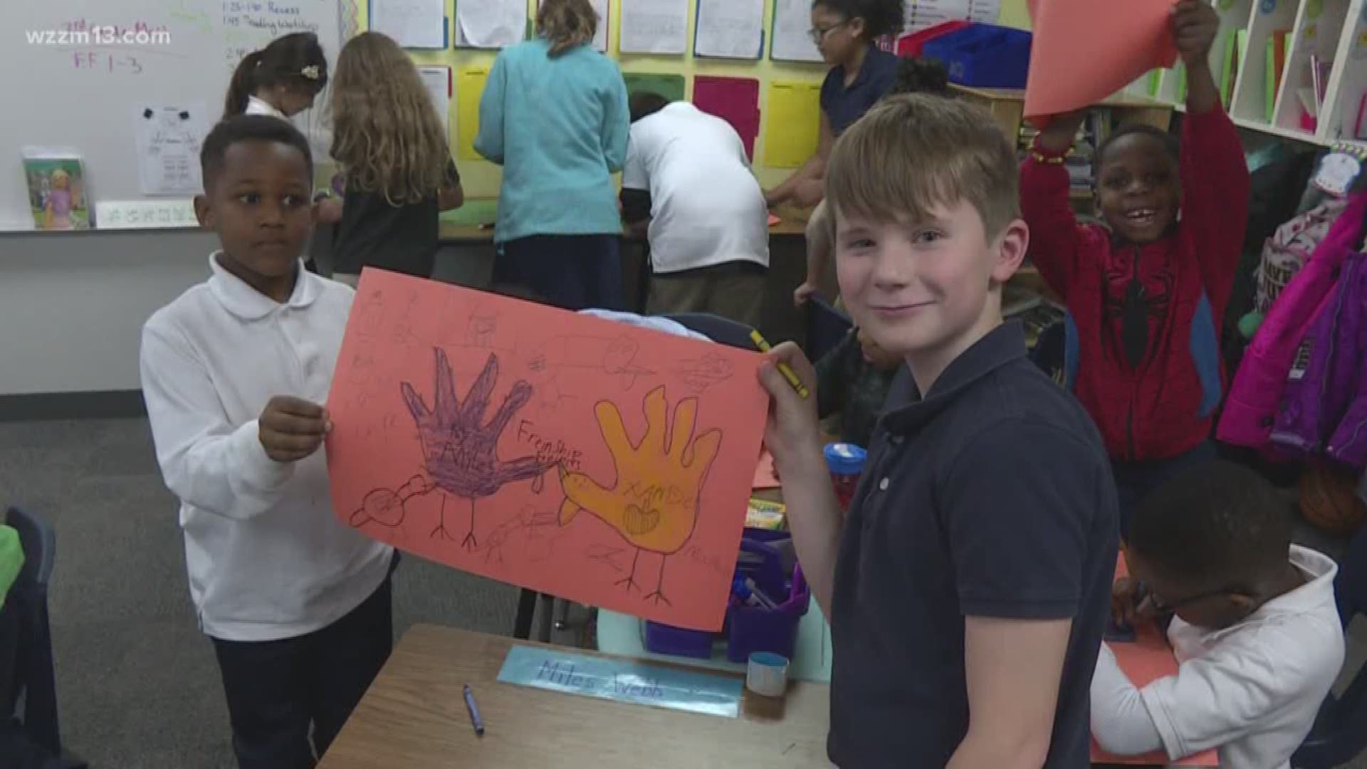 Grand Rapids students make placemats for Mel Trotter dinner