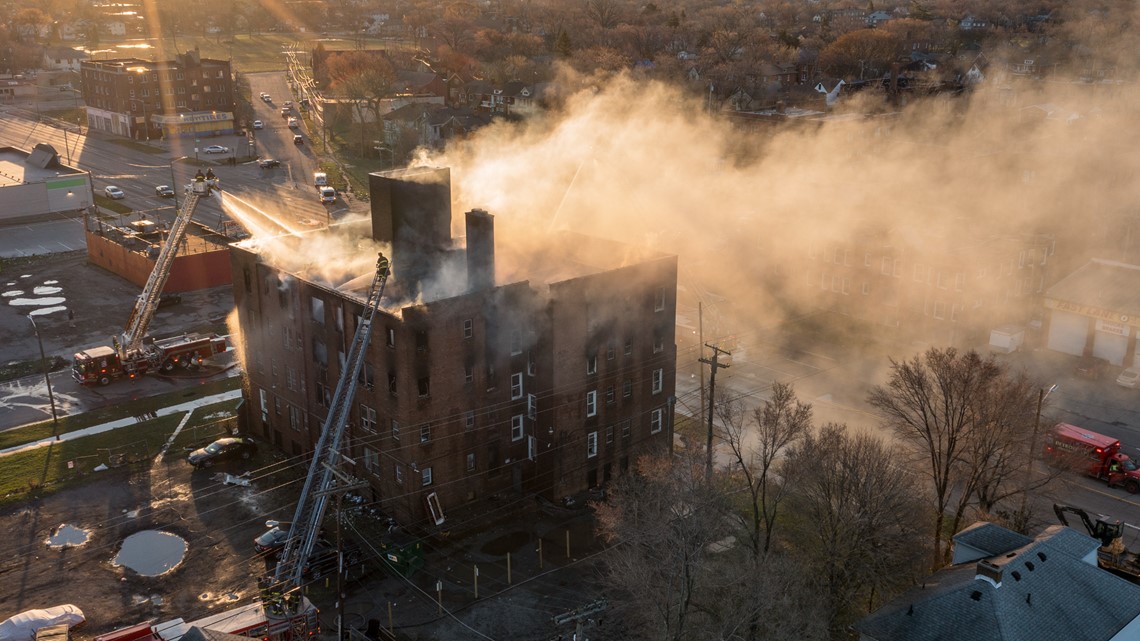 Detroit apartment building fire injures 11 - Vimarsana News