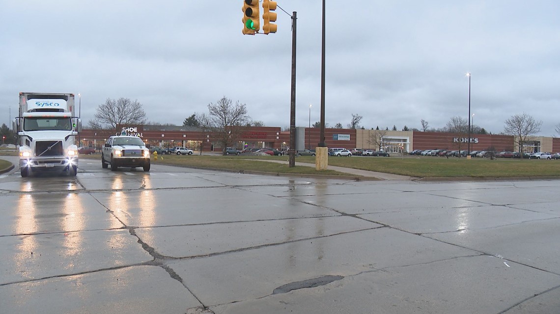Roundabout planned for busy Walker shopping square - Vimarsana News