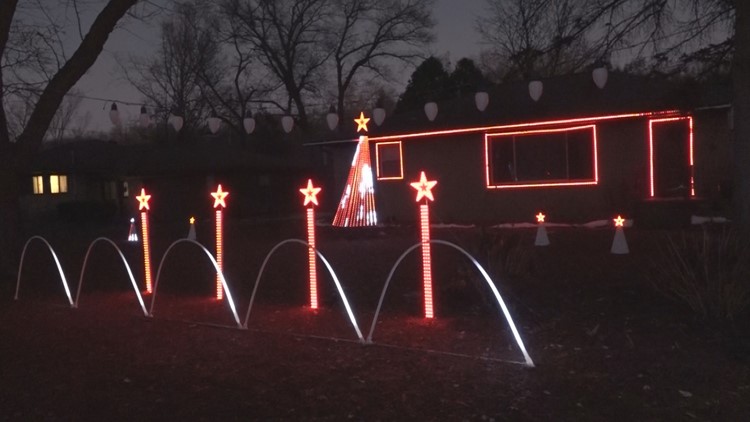 Christmas light show brings holiday cheer to Bristolwood Drive in Walker