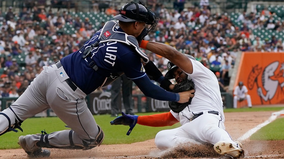 Download Detroit Tigers Isaac Paredes Wallpaper